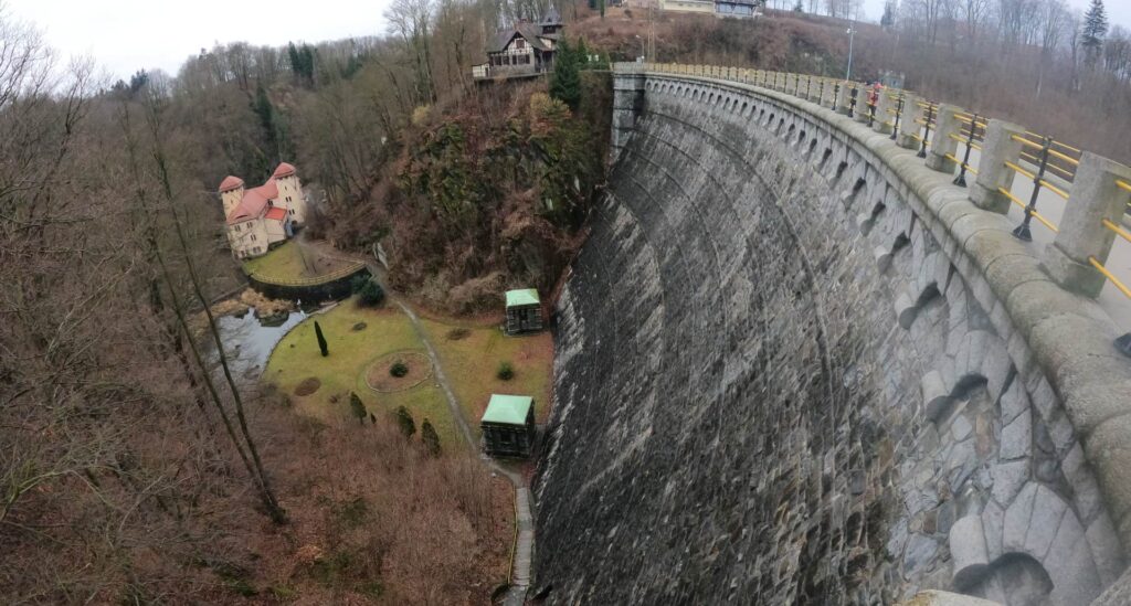 Zapora Leśniańska koło Czochy