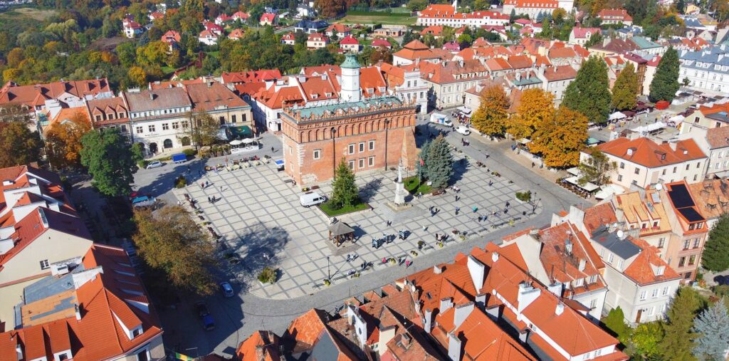 Rynek w Sandomierzu z lotu ptaka