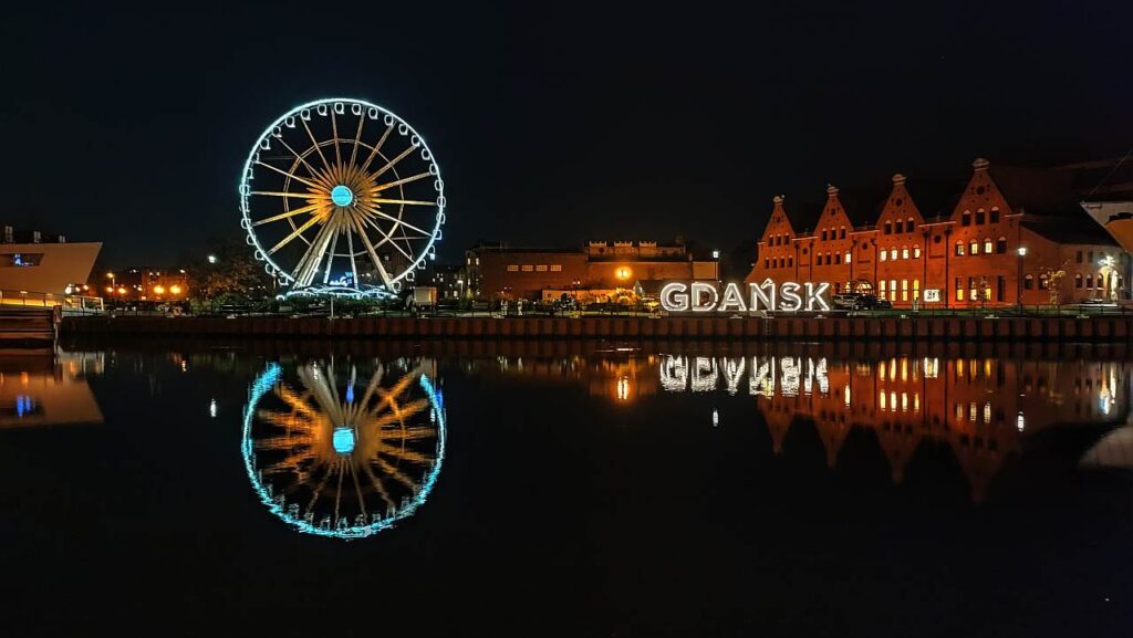 Widok na Ołowiankę, Koło Widokowe i napis Gdańsk