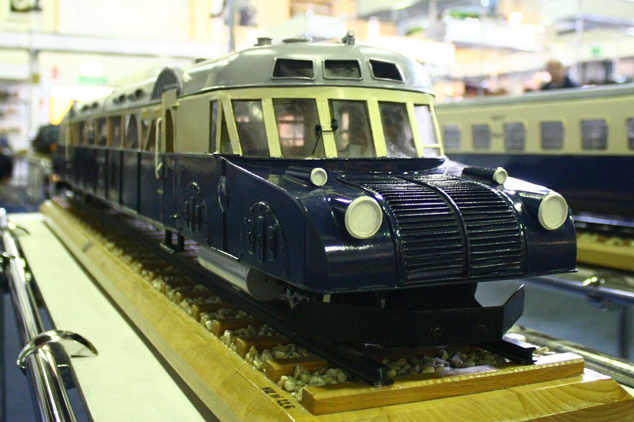 Luxtorpeda w Muzeum Kolejnictwa